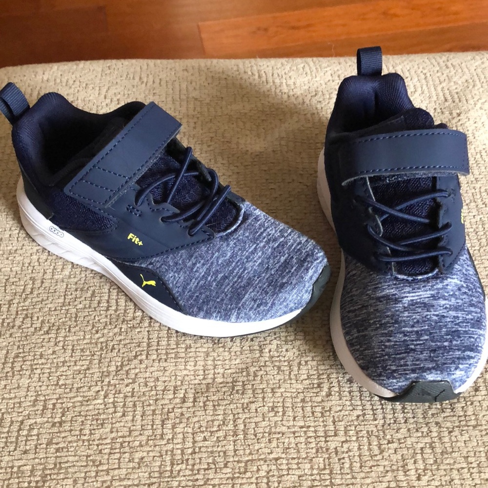 Excellent Shape almost brand new! Boys Puma Navy Sneakers